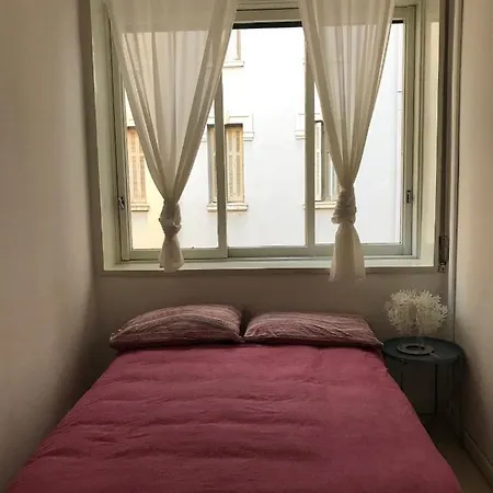 Appartamento Attraente Alloggio Razionalista